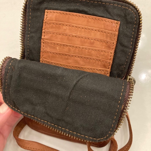 Harbor second crossbody wallet. New - Never Used!! - Picture 3 of 3